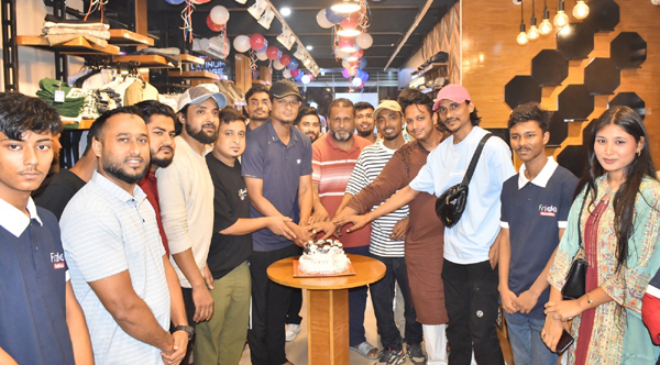 কুমারপাড়ায় ফ্রিদা ফ্যামিলিয়া শো-রুমের উদ্বোধন