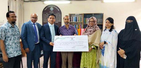 শাবিপ্রবির আবাসিক হলে পূবালী ব্যাংকের সিএসআর কার্যক্রমের চেক হস্তান্তর